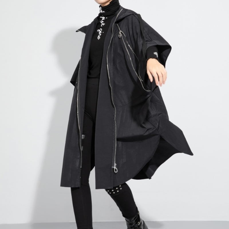 コムコム　二次元ライン黒のポンチョ風ジャケットコート ポンチョ風デザインジャケットコート黒