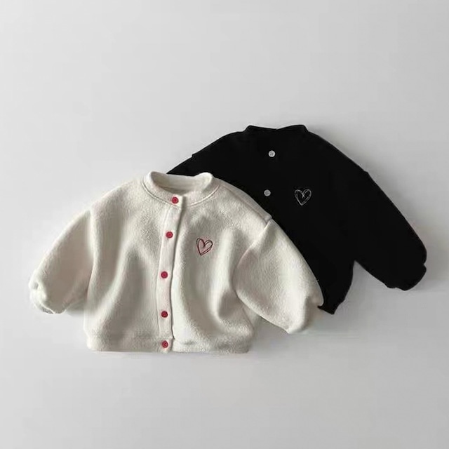 【BABY&KID】冬作ハート刺しゅうロゴカーディガン