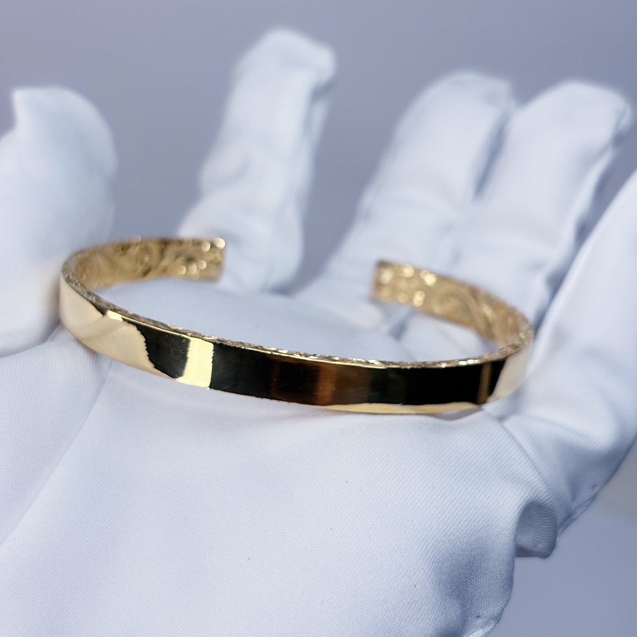 Hidden Heritage Bangle - Gold / Hibiscus -