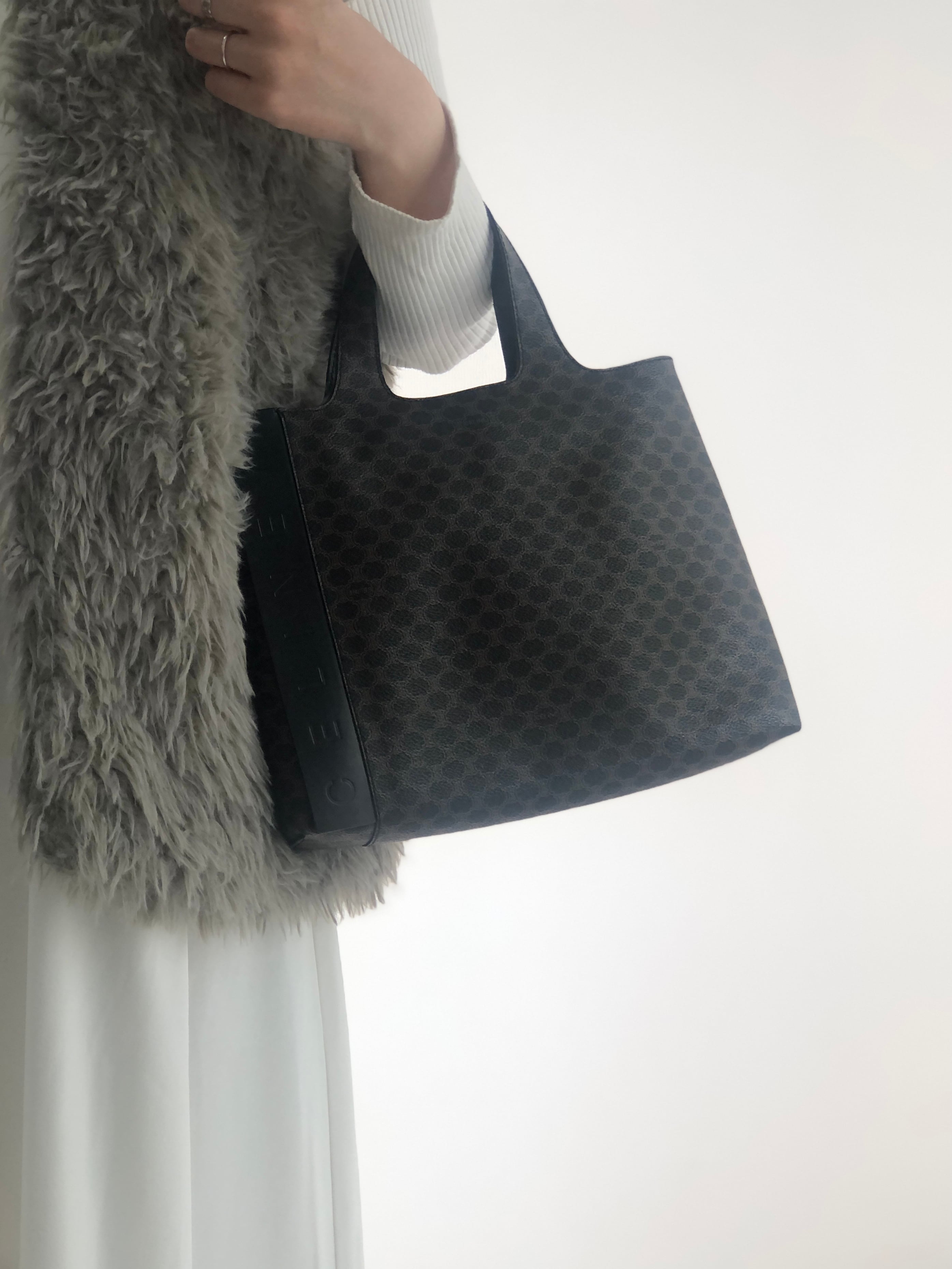 【CELINE】ハンドバッグ　サークルハンドル　マカダム柄　PVC ブラック 楽天市場】セリーヌ CELINE マカダム サークルハンドル ハンドバッグ