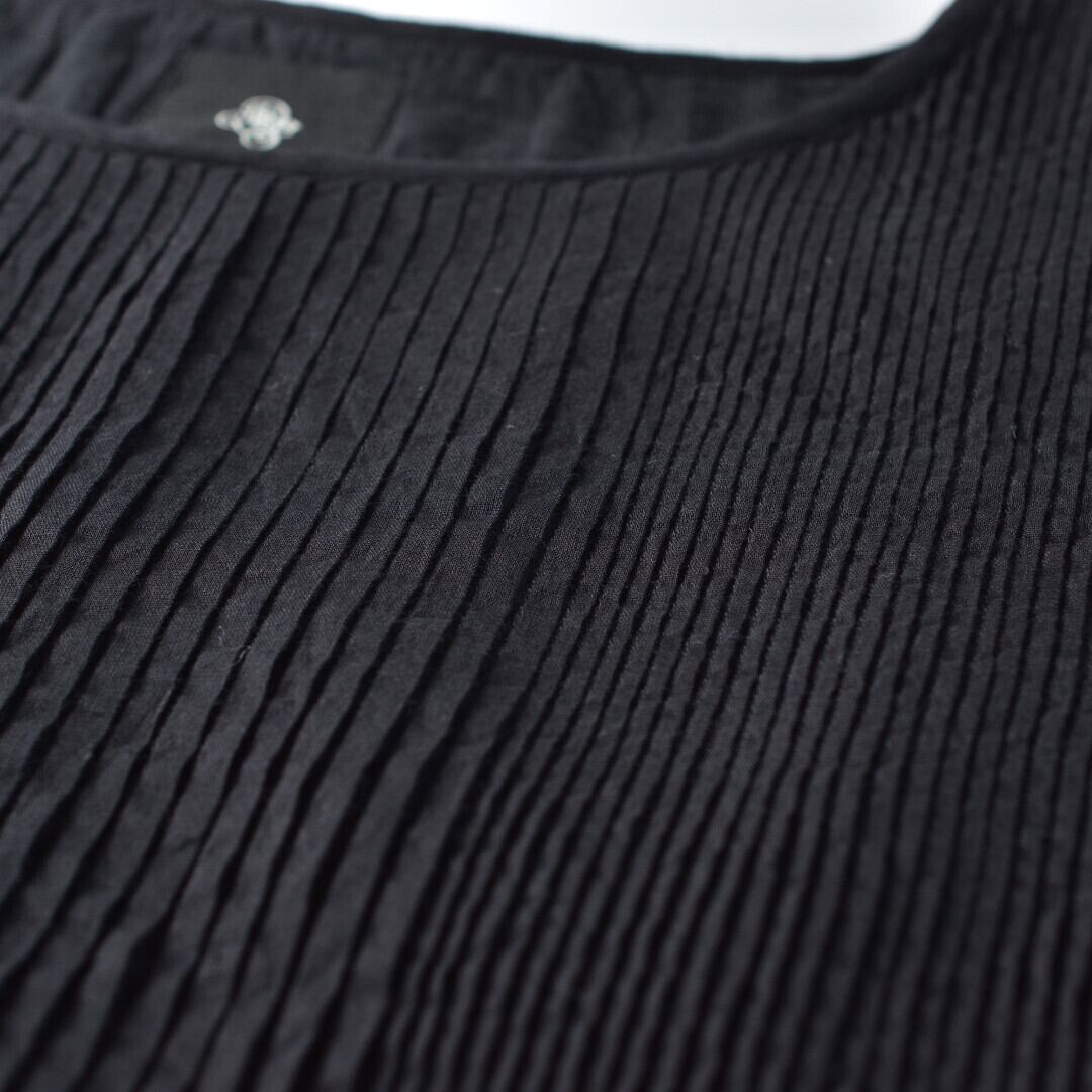 maison de soil メゾンドソイル オーガニックコットンミニピンタックノースリーブドレス・ブラック 細かい手仕事が施されています