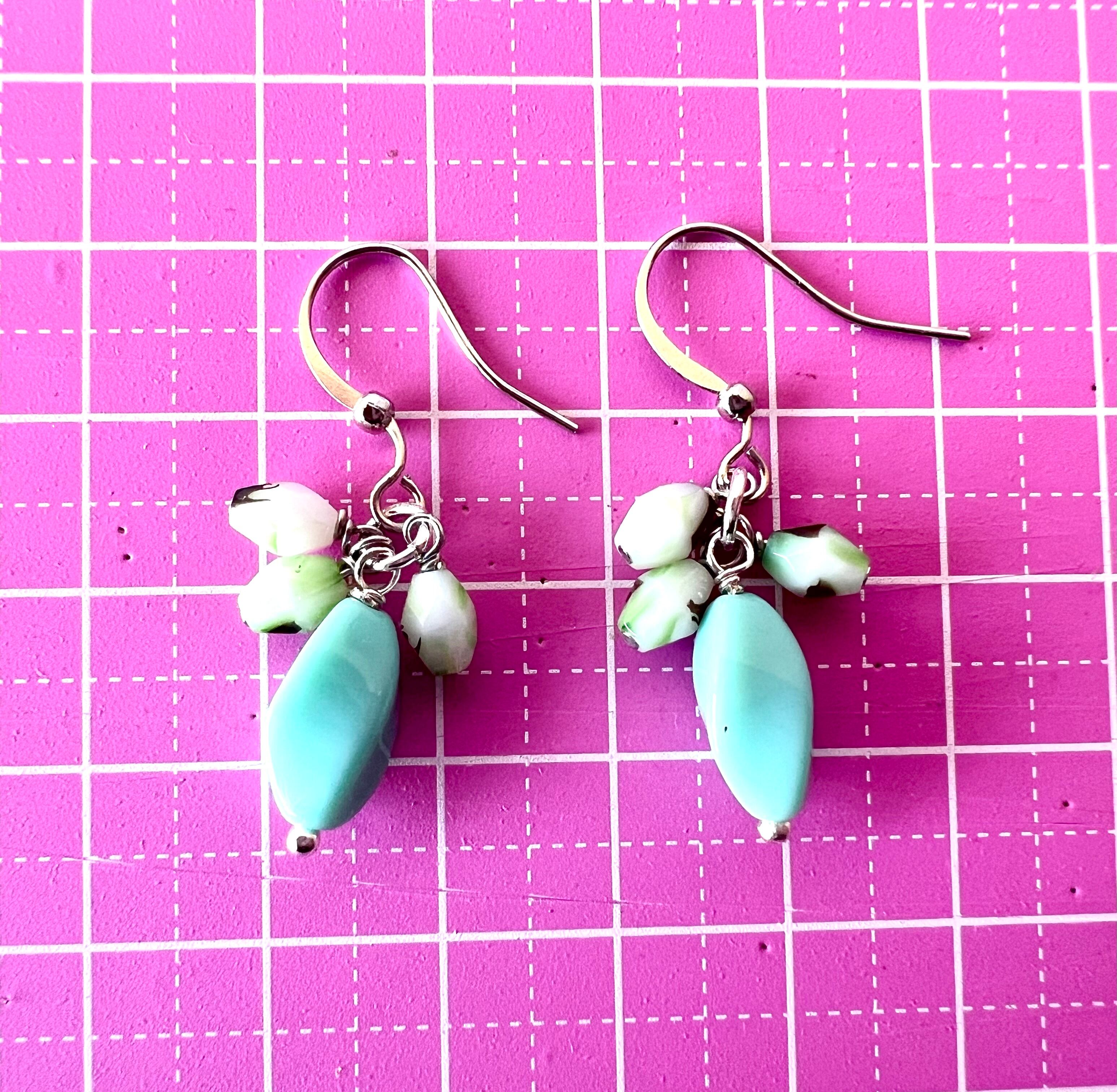 チェコビーズピアス＊ペパーミントグリーン | KIKI collection