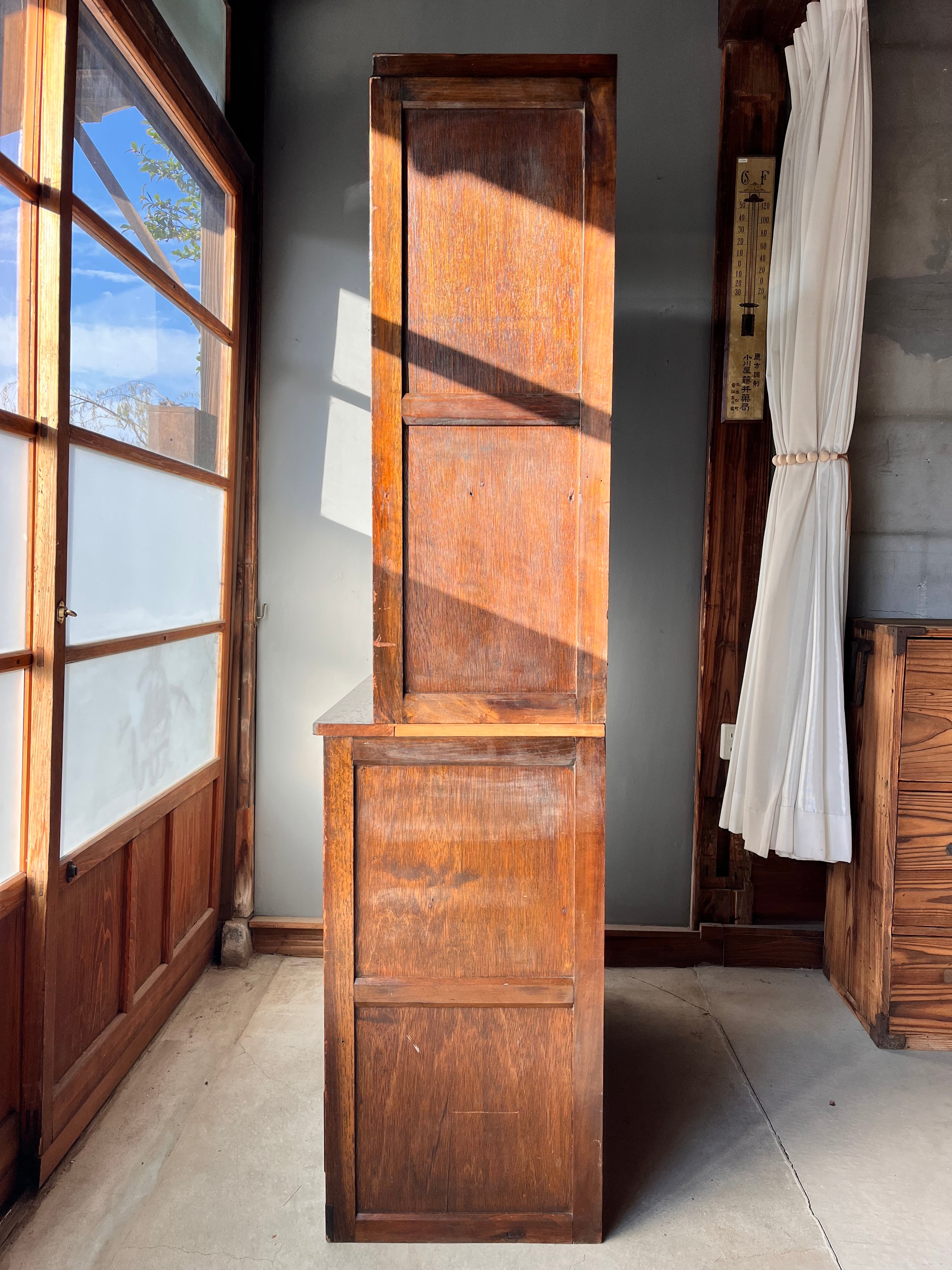 ダイヤガラスの食器棚 | Legacy Market［レガシーマーケット］｜古道具