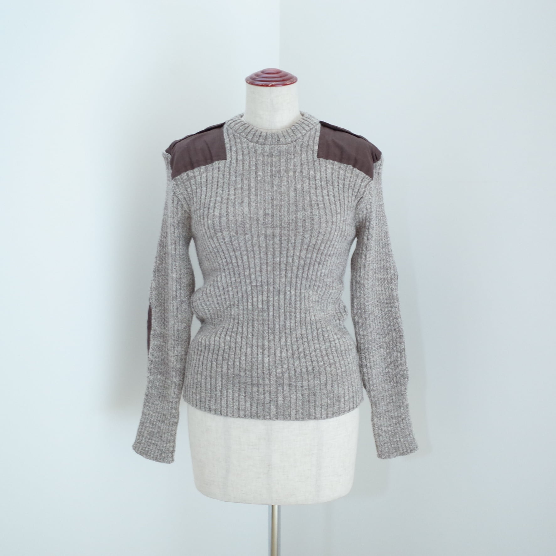 UK The Woolly Pully command sweater | port.