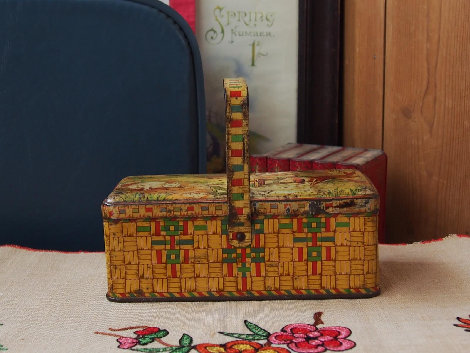 フランスアンティーク ハンドル付きお菓子缶 ビスケット缶 | Bonny Bee