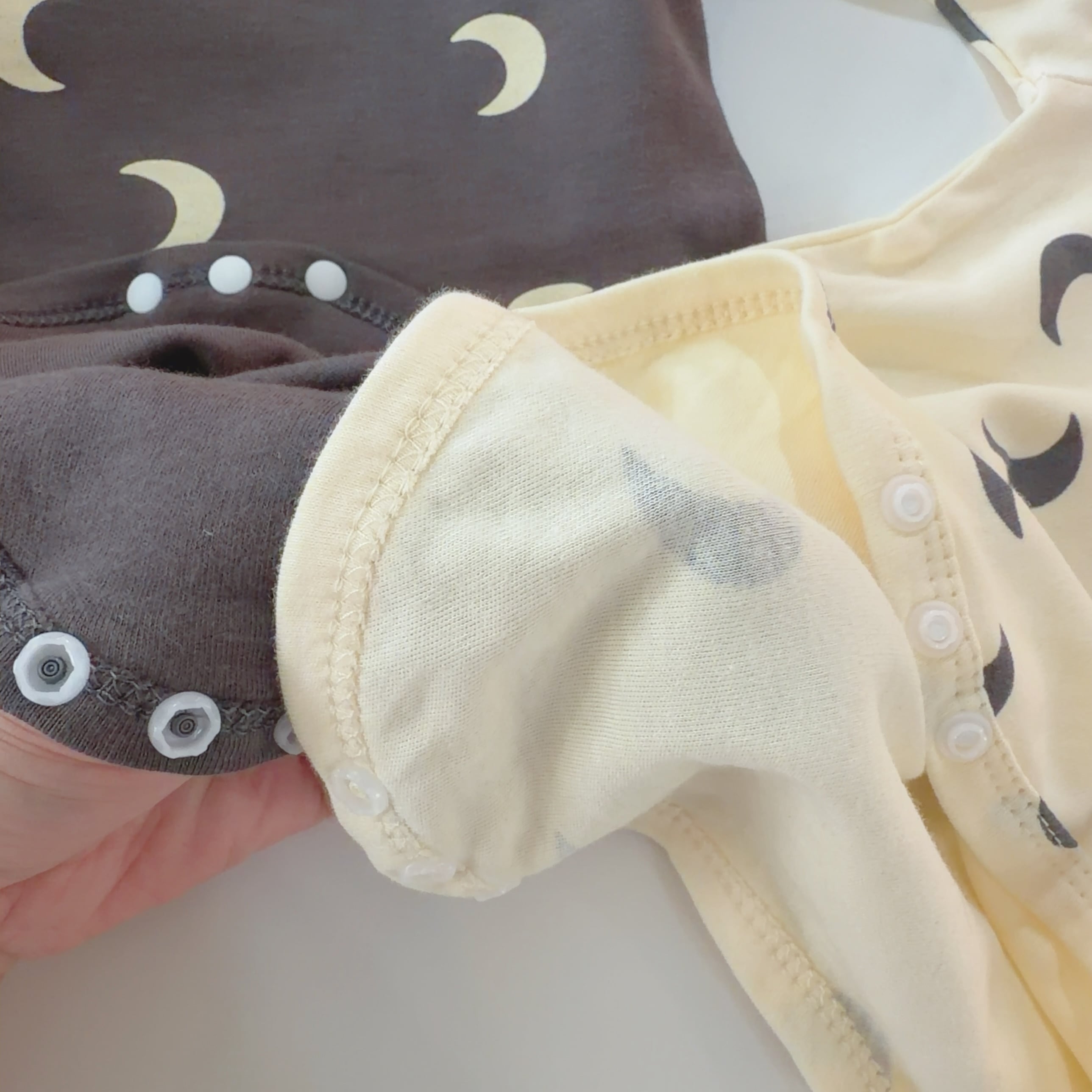 ムーンロンパース