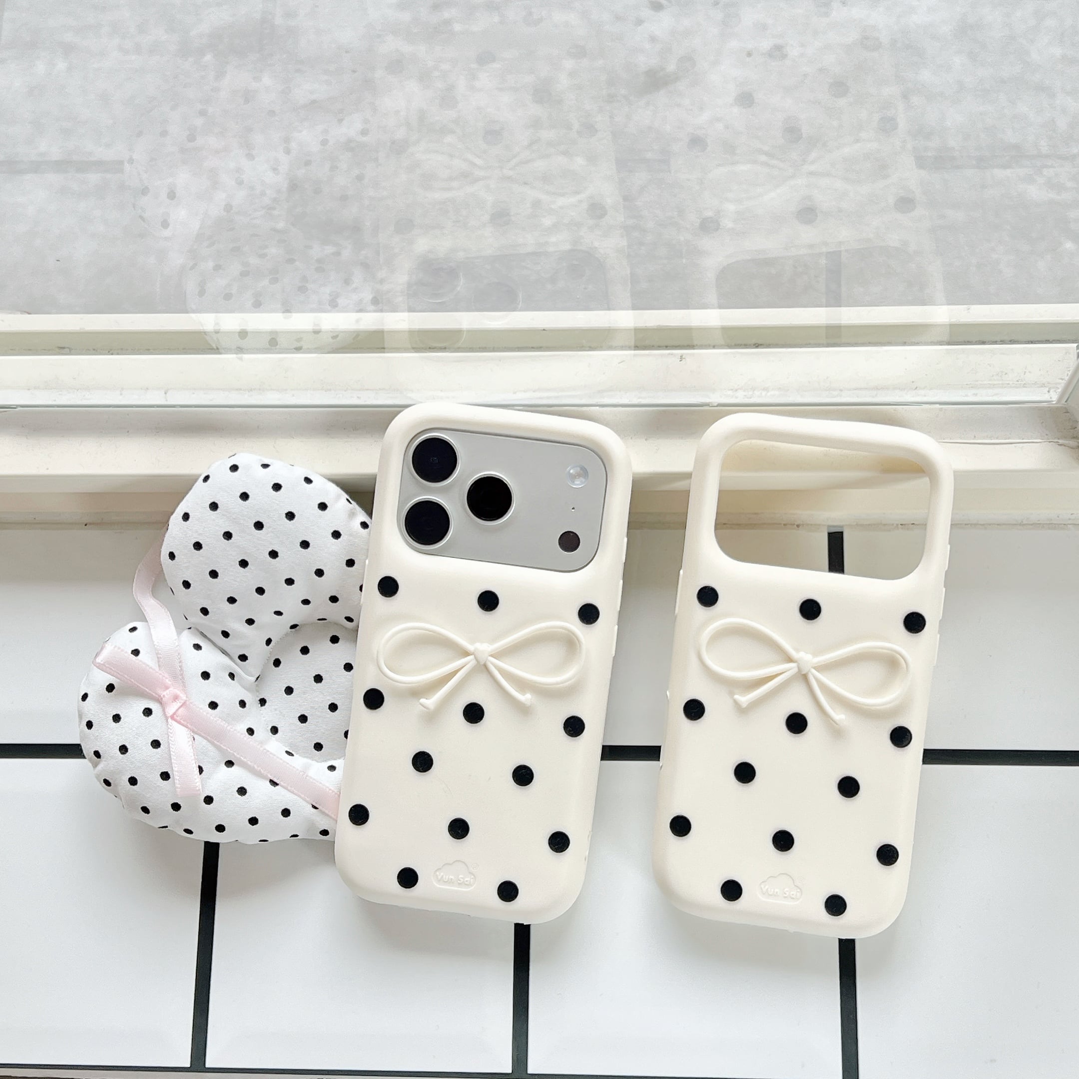 ドット柄 リボン iPhone18 17 16 15 14 13 ケース シリコン かわいい