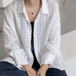 シースルーチェックシャツ トップス シャツ 袖あり 長袖 襟付き 前開き 透け感 シースルー ポリエステル かわいい 大人可愛い きれいめ シンプル 大人 上品 おしゃれ お洒落 大人可愛い 大人女子 こなれ感 ラブリー キュート ガーリー 個性的 主役級 存在感 無地 柄 春 夏 秋 10代 20代 30代 レディース 学生 通学 デート お出かけ 女子会 休日 着回し 普段使い 重ね着 韓国 韓国系 サイズ S M L XL 色展開 7544