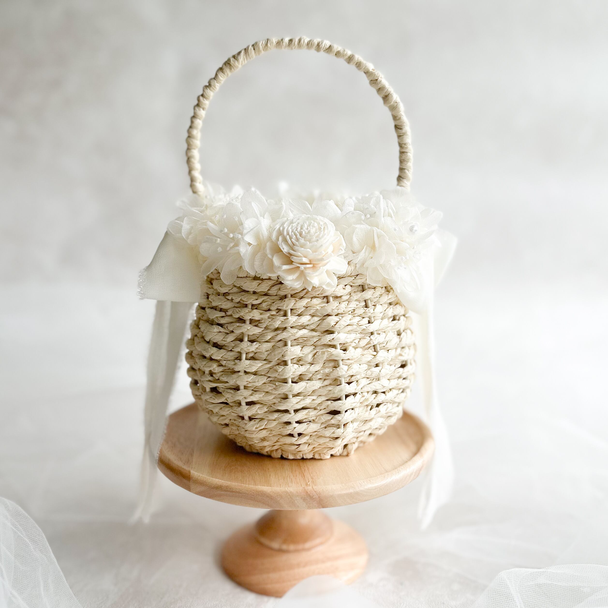 Ivory basket white ringpillow