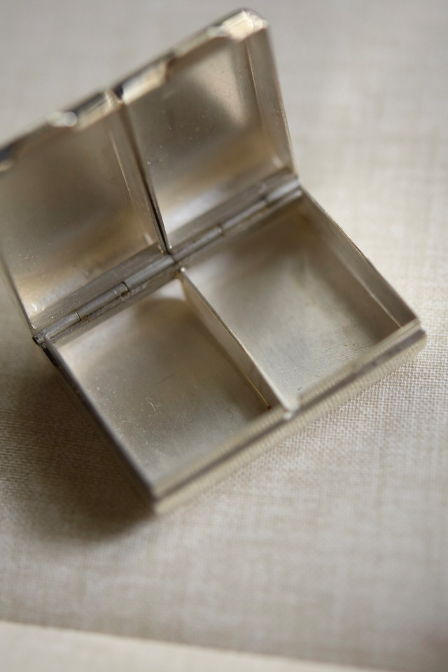 IORI／"Tiffany & Co."／pill case