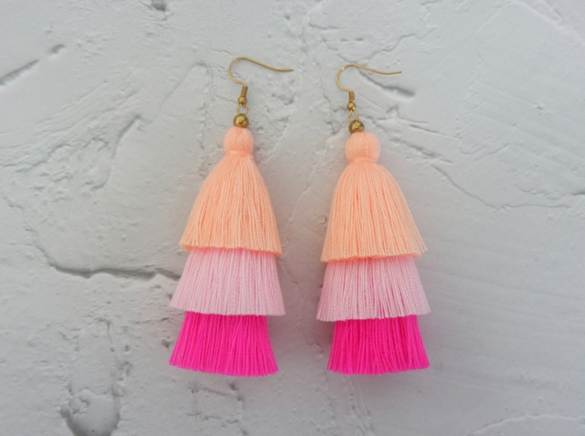 タッセルピアス