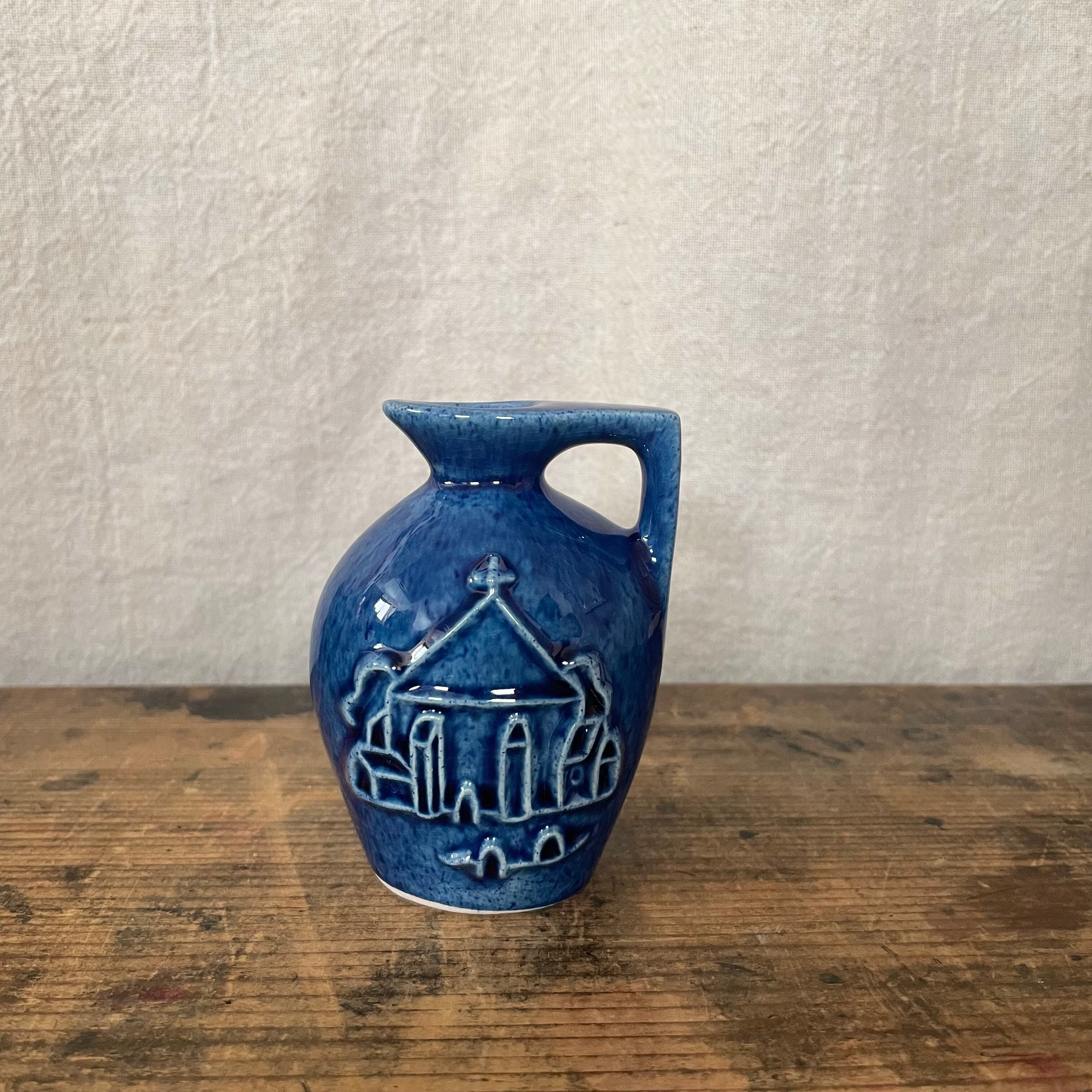 真っ青な一輪挿し