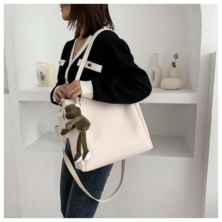 ≡韓国 レザーショルダーバッグ トートバッグ ≡原宿系 ショルダー