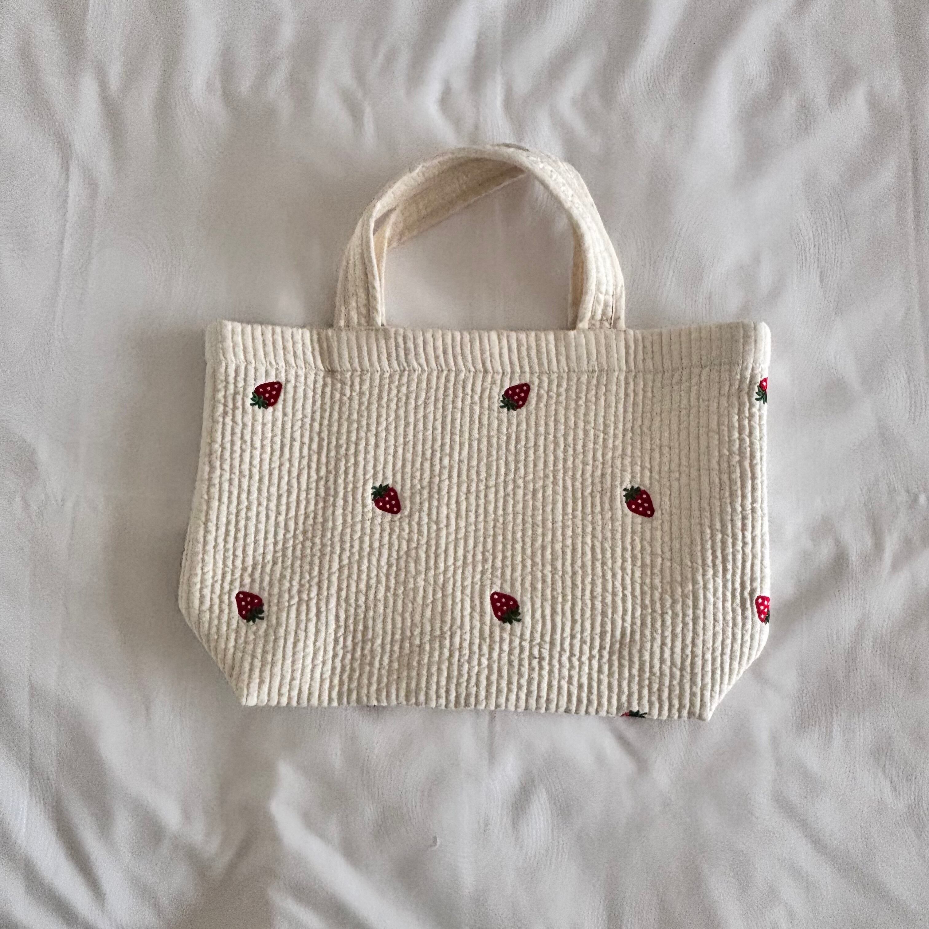 No.69【いちご刺繍ヌビ・M size】 | Bliss