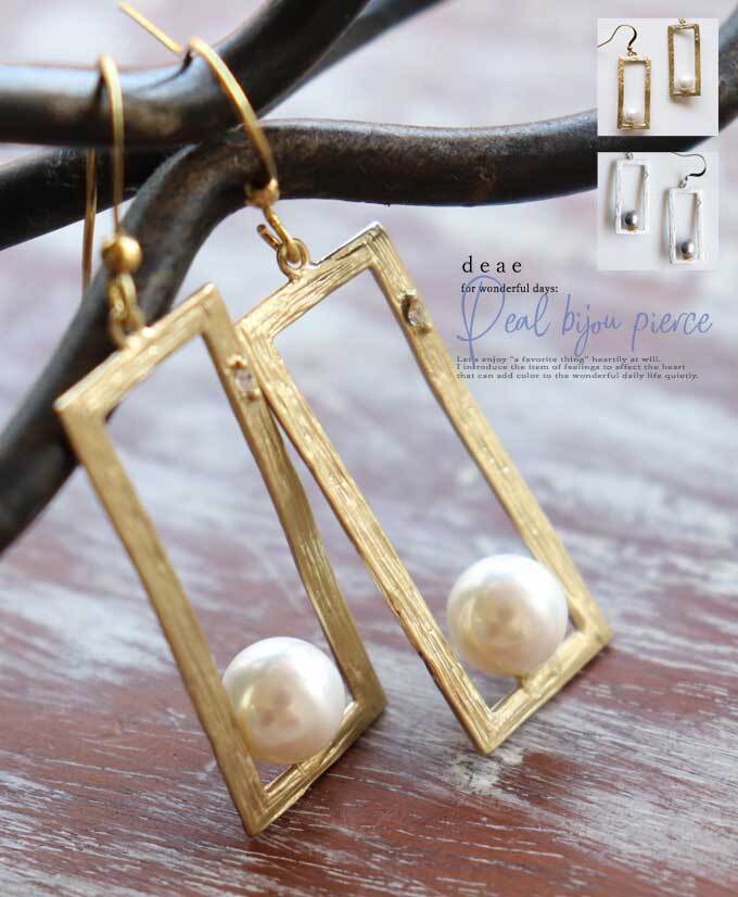 ピアス 四角 スクエア パールビジュー ゴールド シルバー 繊細 煌めき カジュアル 綺麗め 上品 レディース ファッション 春 夏 秋 冬 オールシーズン 「上品に揺れるパールビジューのスクエアピアス」dz10178
