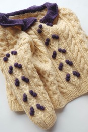 【Kids】Cable knit sweater with a purple collar