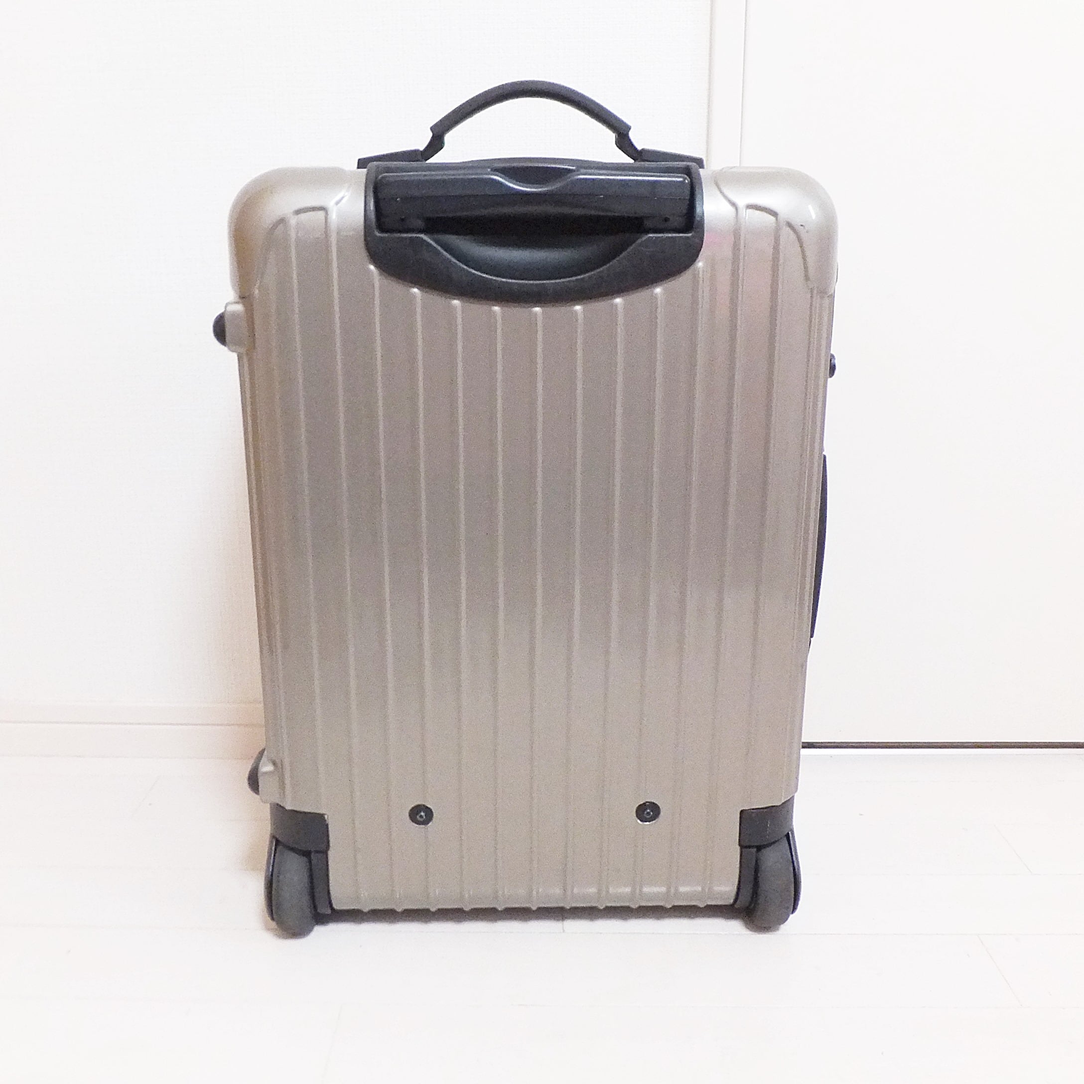 RIMOWAリモワ 機内持ち込み可 2輪 サルサ スーツケース 35L シルバー