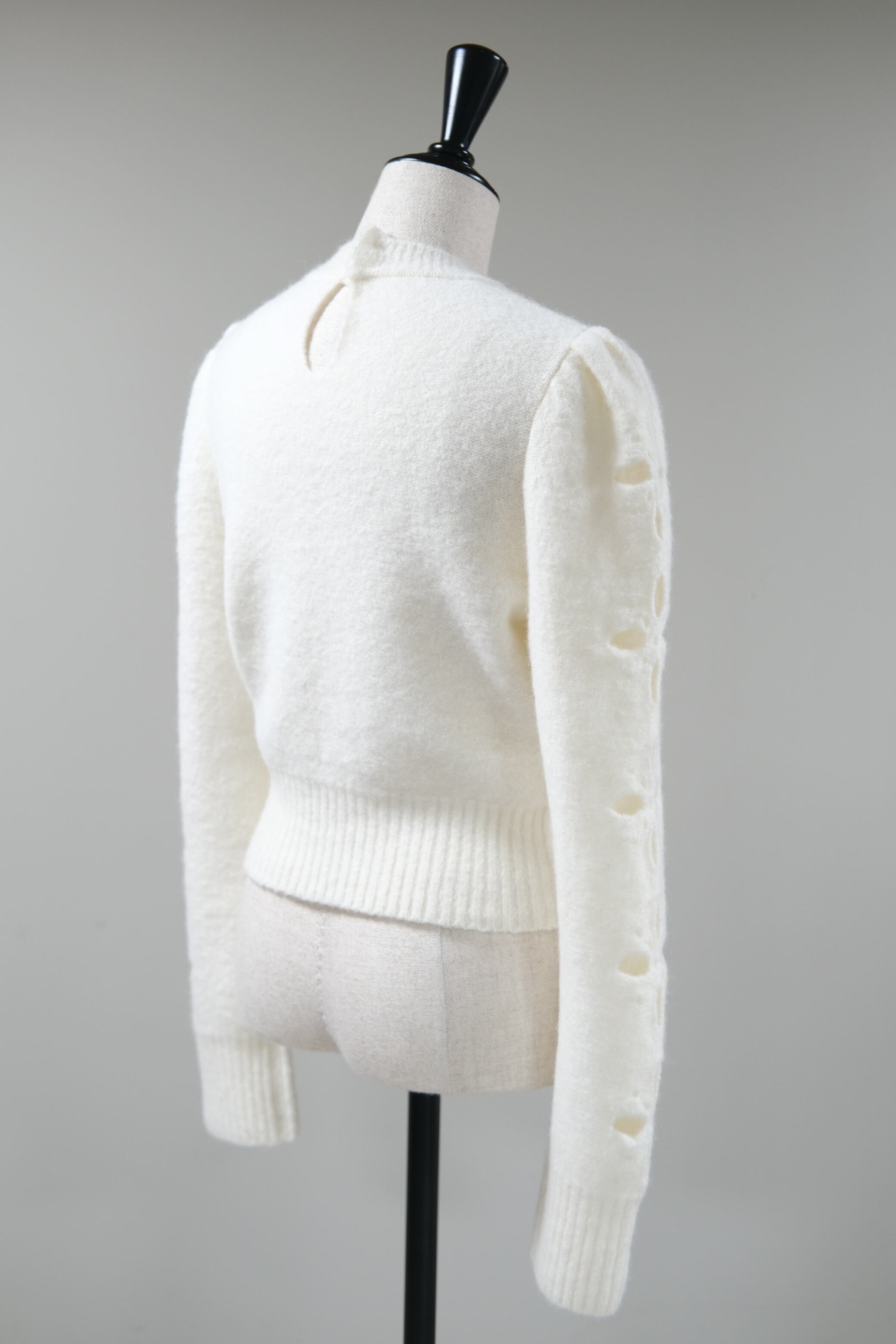 FETICO】FLORAL SLIT KNIT JUMPER - off white - | loop FETICO】FLORAL SLIT KNIT JUMPER - off white - | loop