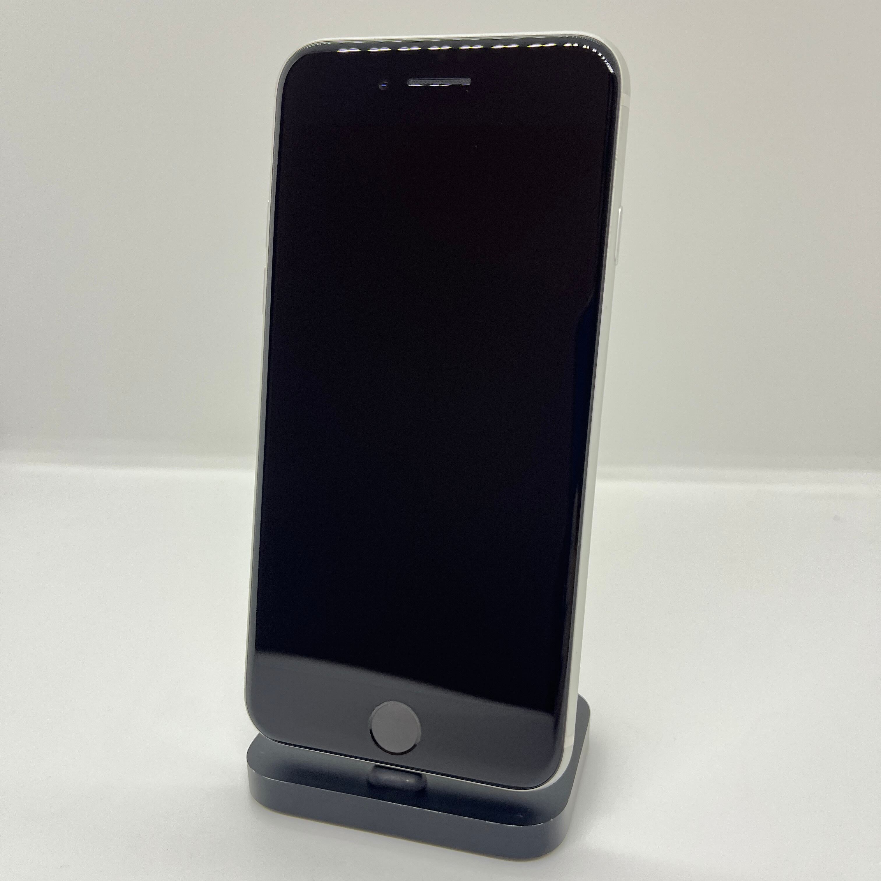 バッテリー最大容量100％】iPhoneSE2 64GB ホワイト【SIMロック解除