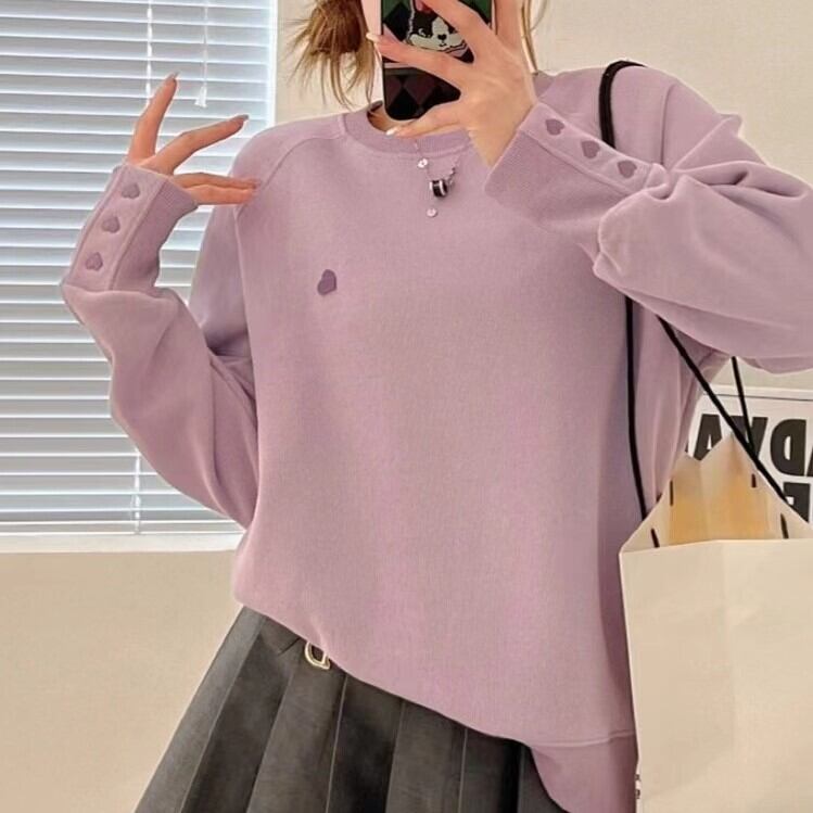 【着用レビュー】トップス レディース トレーナー プルオーバー 刺繍 長袖 ラウンドネック ストレート ワイド かわいい 大人可愛い きれいめ シンプル カジュアル おしゃれ お洒落 かっこいい レトロ 大人女子 ラフ メンズライク マニッシュ ボーイッシュ スポーティー ルーズ ガーリー ハート 抜け感 無地 春 秋 冬 10代 20代 30代 デート お出かけ 女子会 休日 着回し 韓国系 コーデ スタイル 楽ちん モテ 定番 トレンド 送料無料 M L グリーン ラベンダー クリーム ブルー