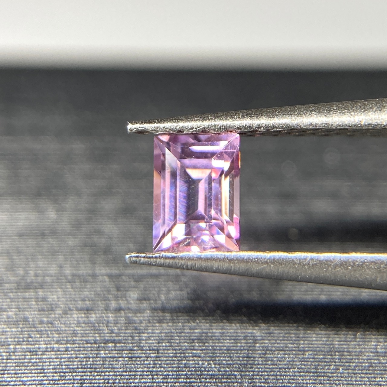 スピネル 長方形 約4mm*3mm No.BP-2