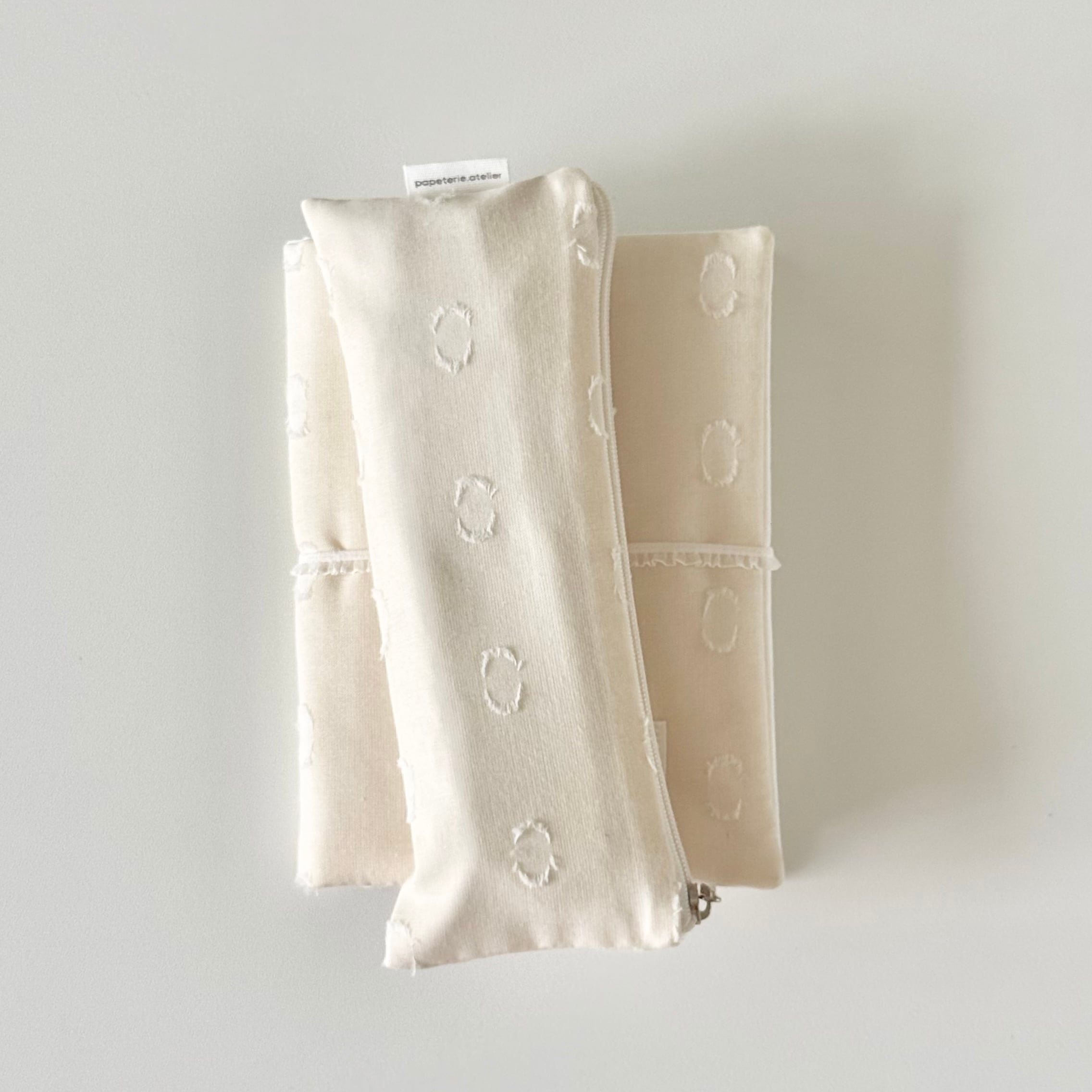 ★予約 papeterie.atelier 〔pencil case -puffy dot-〕