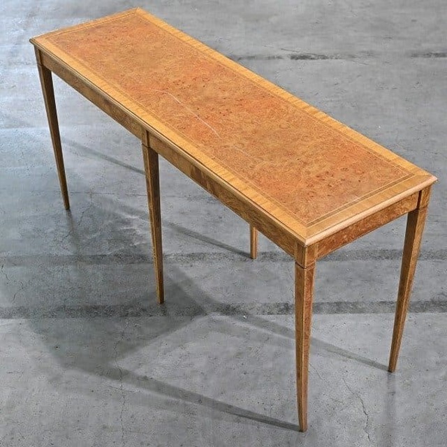 イギリスアンティーク コンソールテーブル バールウォールナット 象嵌装飾 クラシック 高級 木製 ディスプレイ カウンター リビング 玄関【中古家具/中古インテリア/USED家具ユーズド家具/リサイクル】