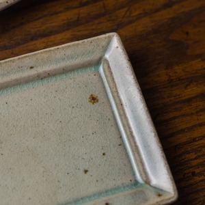 灰釉 角小皿（小皿・粉引の器・取皿）／くるり窯