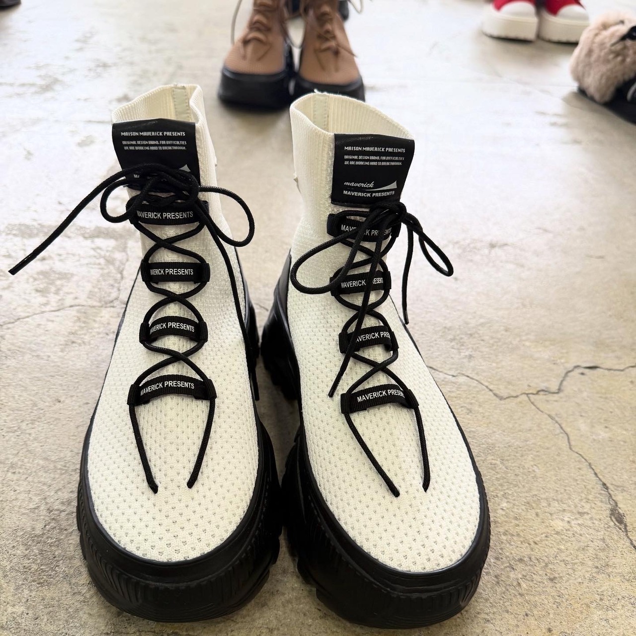 メゾンマヴェリックプレゼンツ　Mesh-knit High-Top Chunky Boots