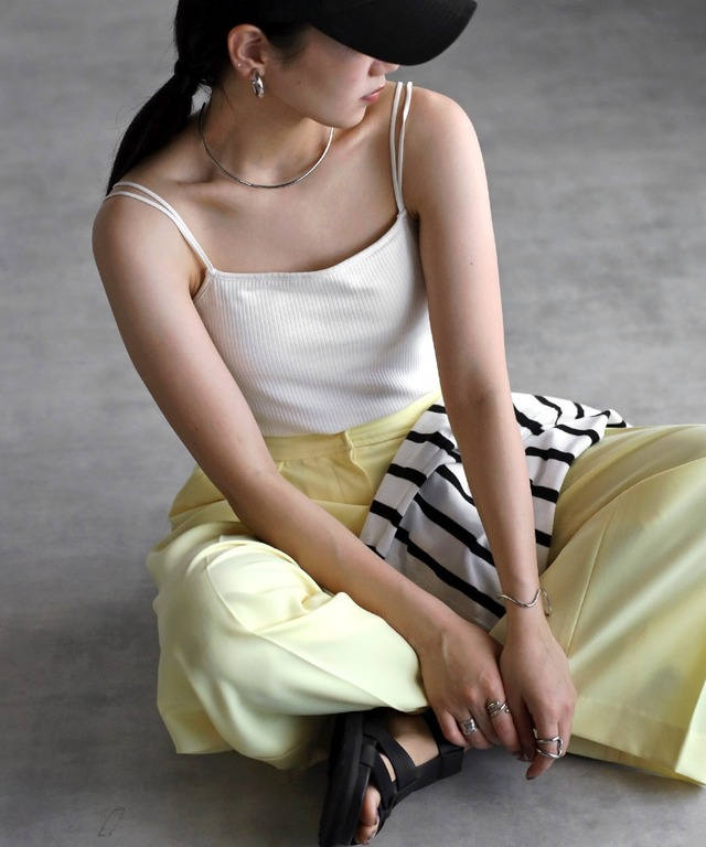 カップ付きバッククロスキャミソール