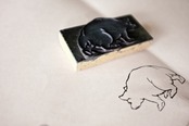 フランス 8c 大きなクマさんとメランコリーな木製スタンプ ヴィンテージ