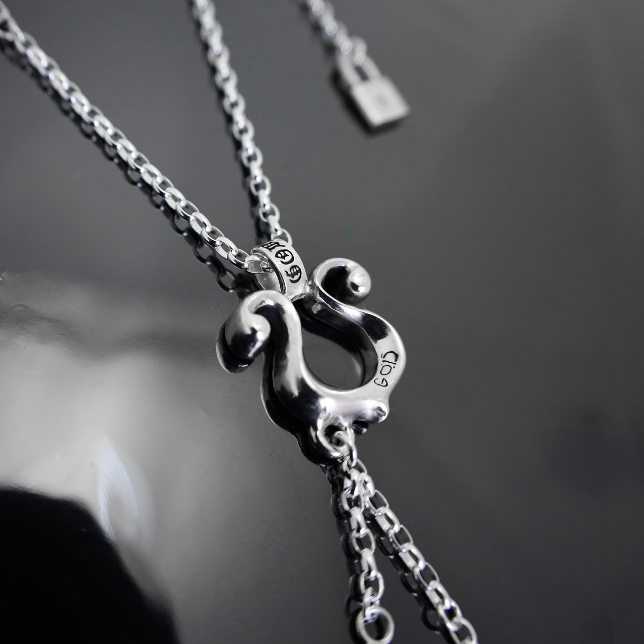 RHYTHMIC HORSESHOE LARGE with CROSSES NECKLACE #1 with GODSIZE® I.D. TAG / リズミックホースシュー・L ウィズ クロス #1ネックレス ゴッドサイズ® I.D.タグ