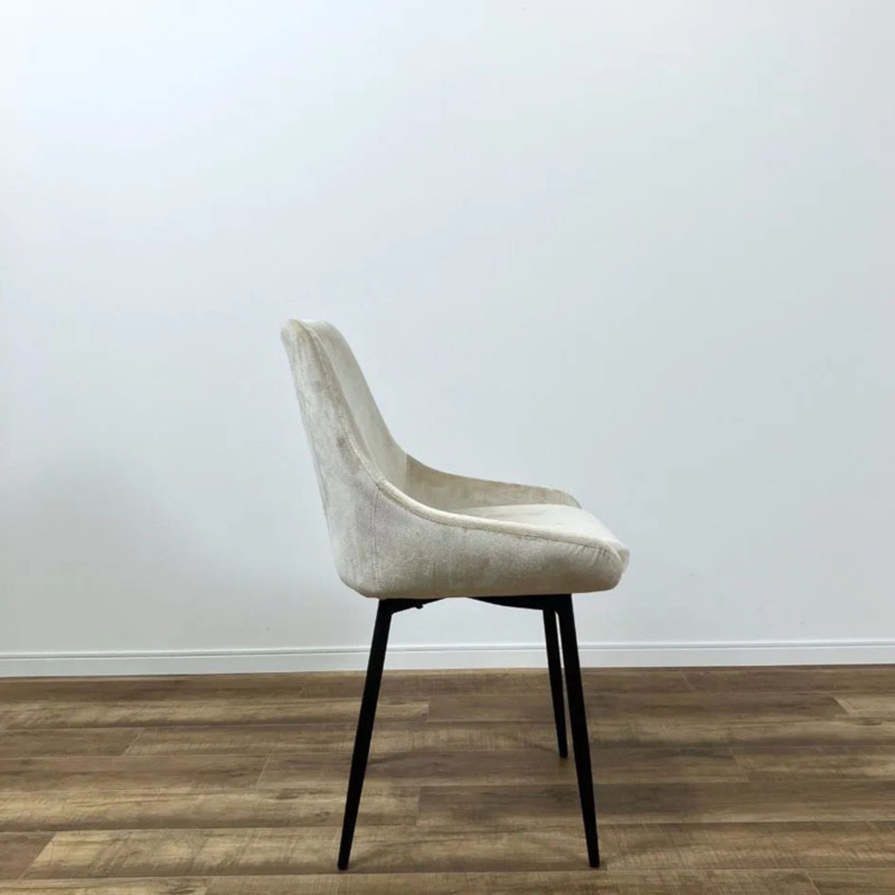 KARE Dining Chair East Side Pearl カレ イーストサイド パール ダイニングチェア ゴールドベージュ【中古】【200サイズ】