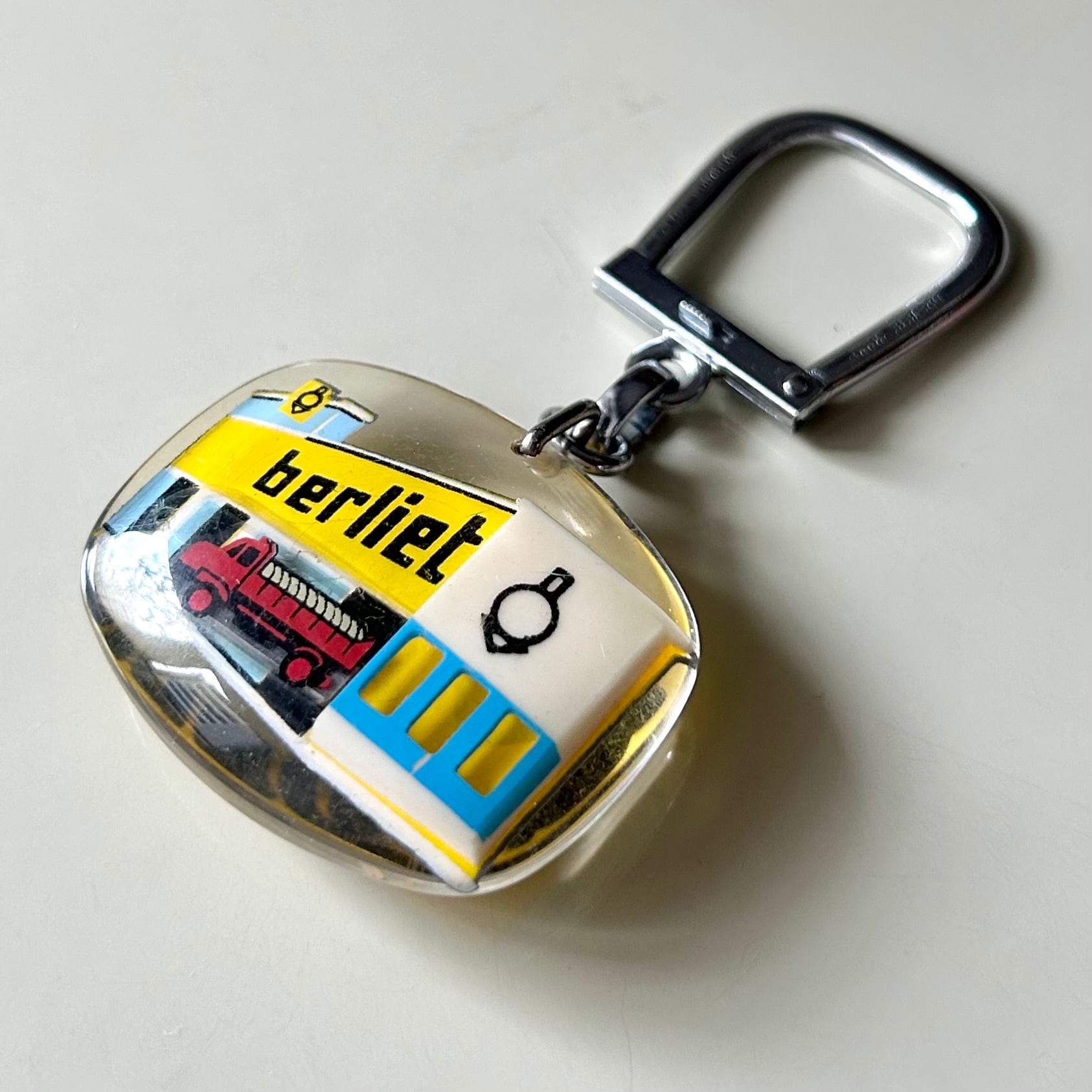 berliet 動く トラック 赤 ブルボンキーホルダー | ブルボン蚤の市