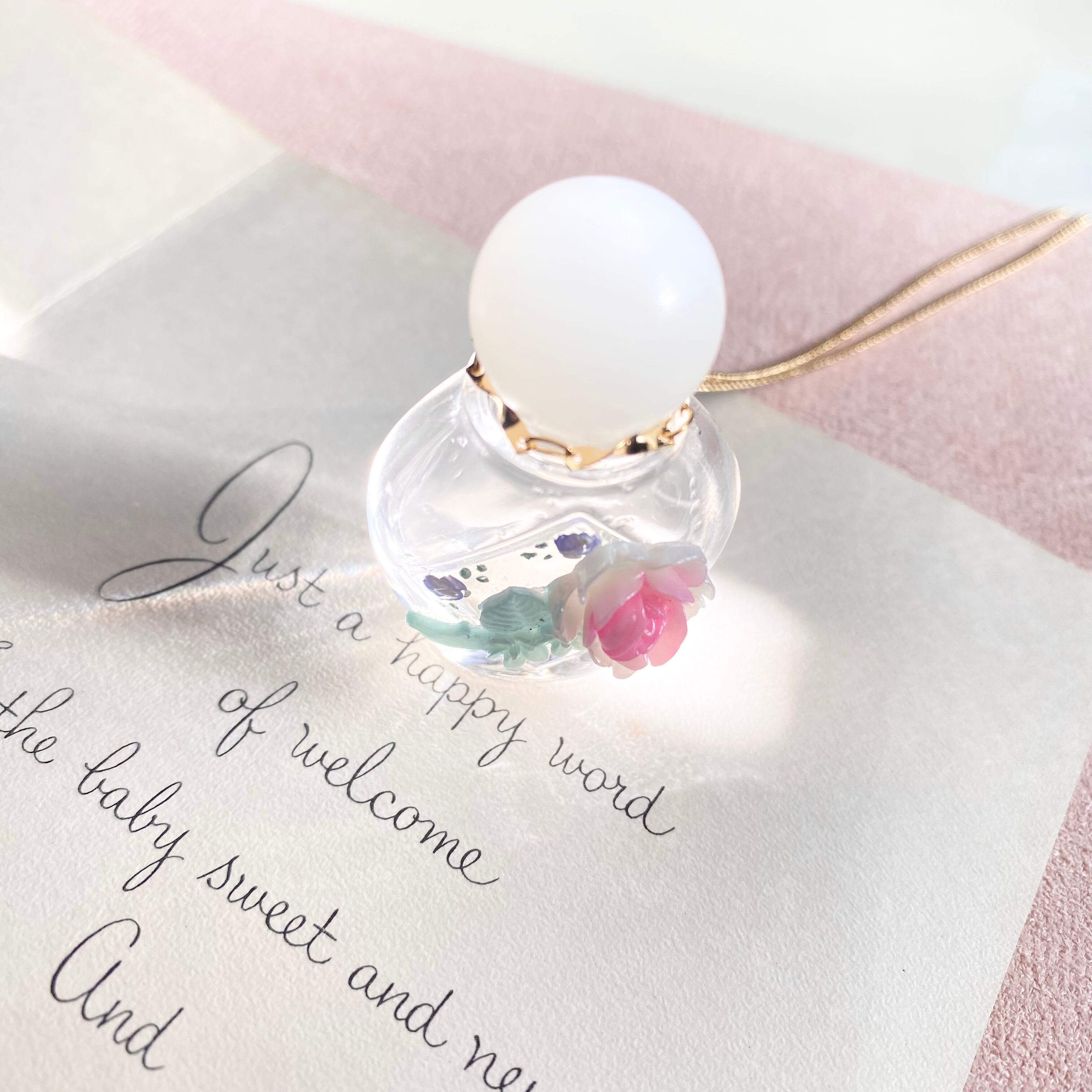 （ブルーとピンクローズ）Hand painted perfume neckless ペイント香水瓶ネックレス