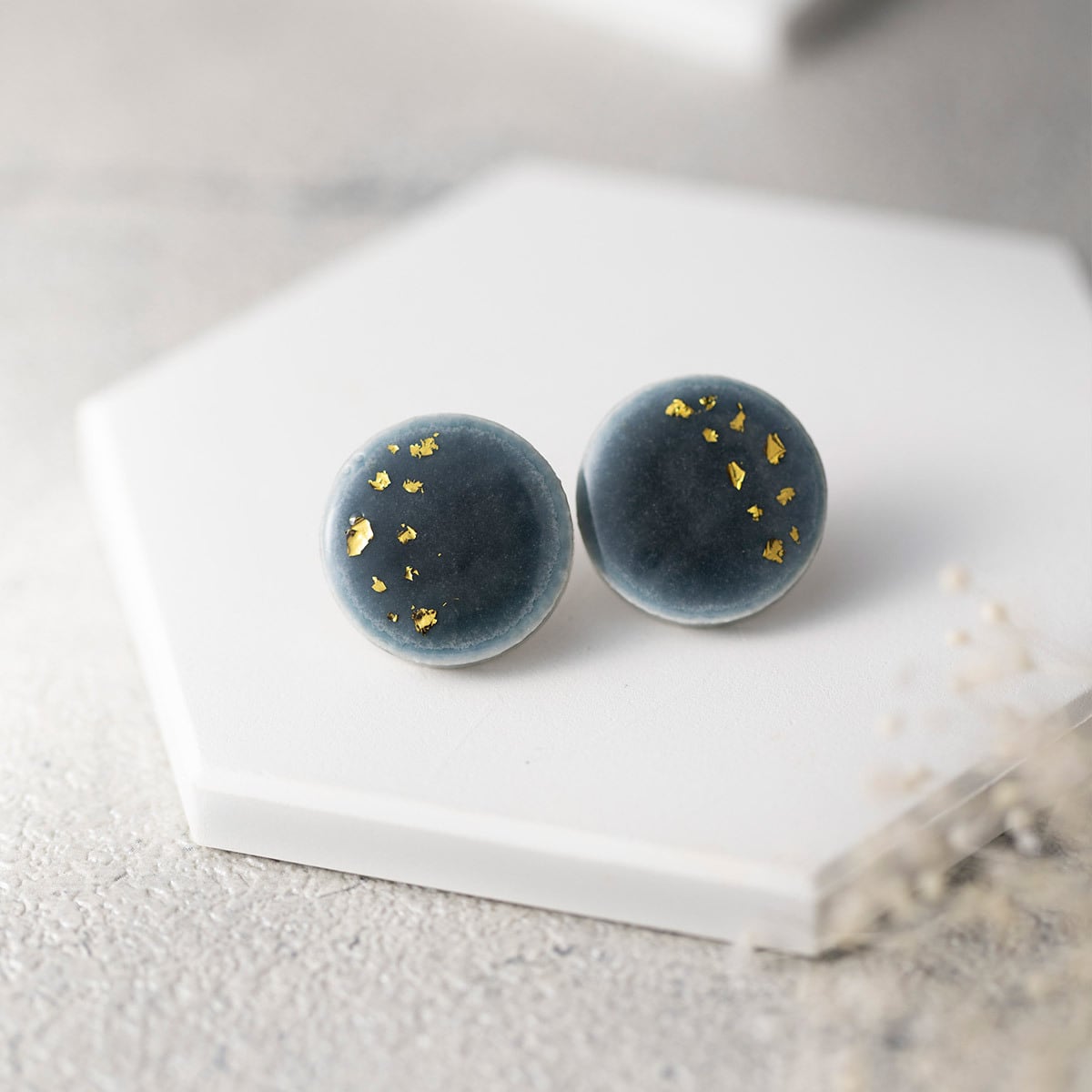 ピアス mizuho 美濃焼陶器 シャビーシック 星屑 ピアス / イヤリング｜薄花色