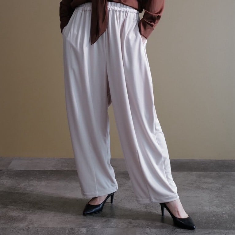 ■ベロアイージーパンツ(オフホワイト)