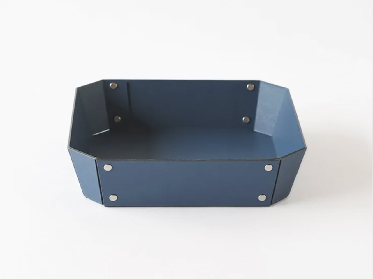 8_TRAY / concrete craft