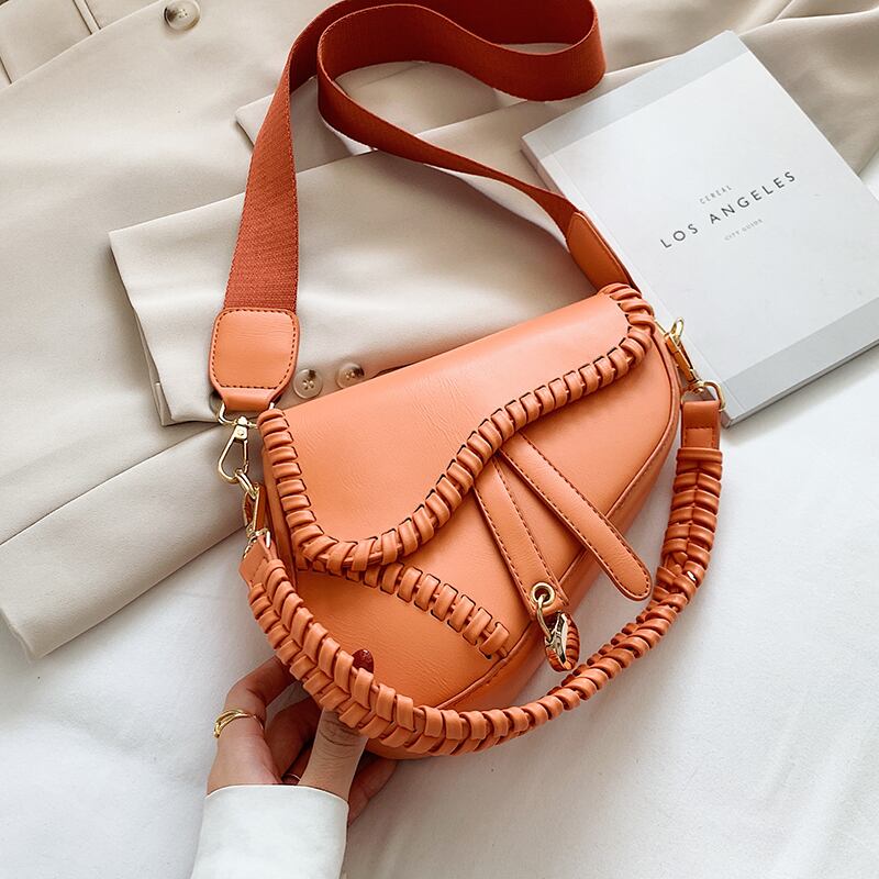 フランスのニッチバッグ2020人気の新しい流行のファッションテクスチャメッセンジャーバッグネットセレブレディースワイルドインサドルバッグ 手作りハンドバック63232456437