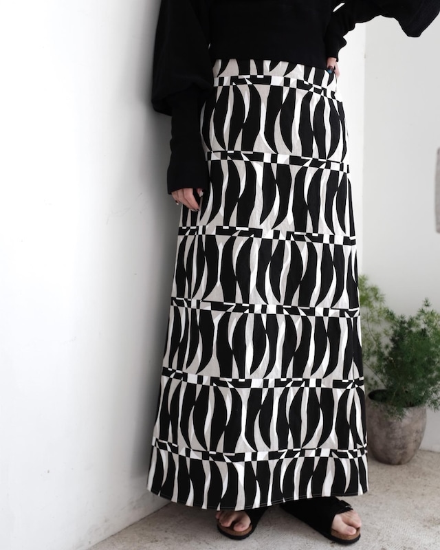 [CURRENTAGE]FLARE LONG SKIRT