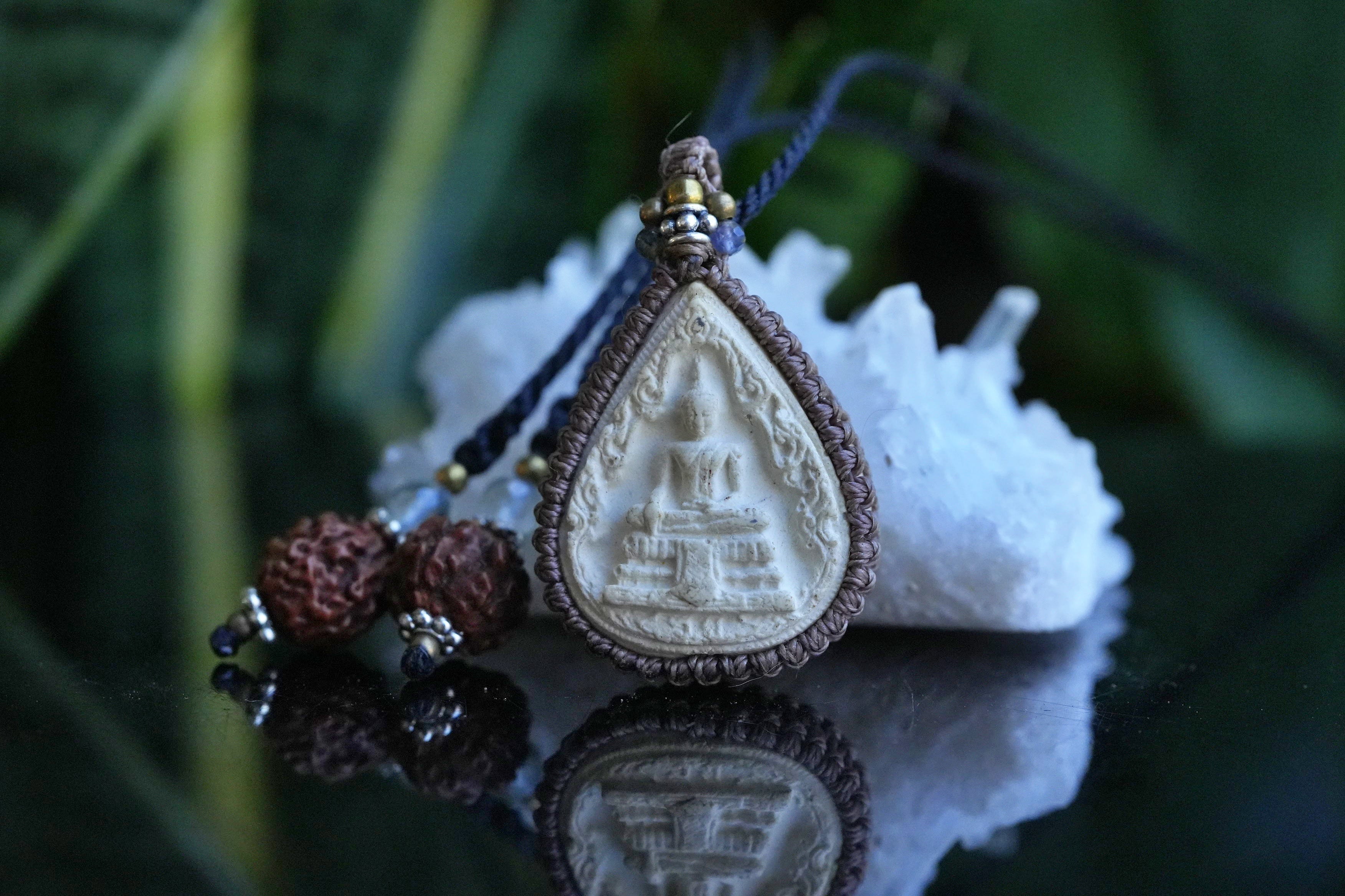 ブッダお守り | Funky garuda(ファンキー・ガルーダ) マクラメアクセサリー