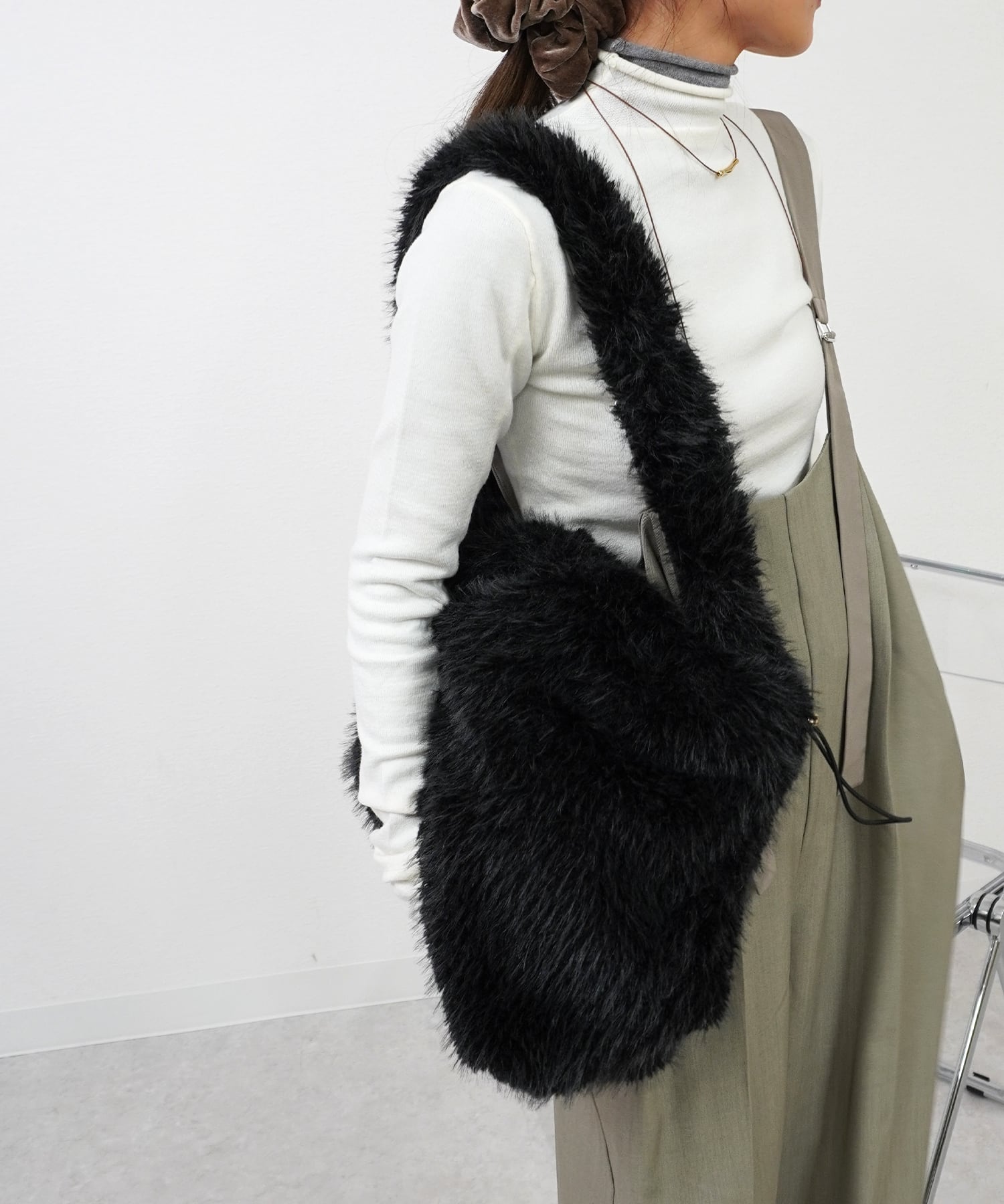 巾着ファーショルダーバッグ 5723056(1028)