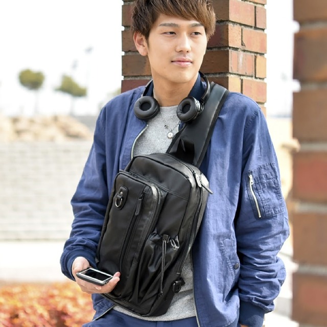 デキる男の ボディバッグ メンズ 大容量 サイズがラクラク入る 斜め掛け ビジネス バッグ 防水 通勤 Crestia デキる男の ボディバッグ メンズ 大容量 サイズがラクラク入る 斜め掛け ビジネス バッグ 防水 通勤 Crestia