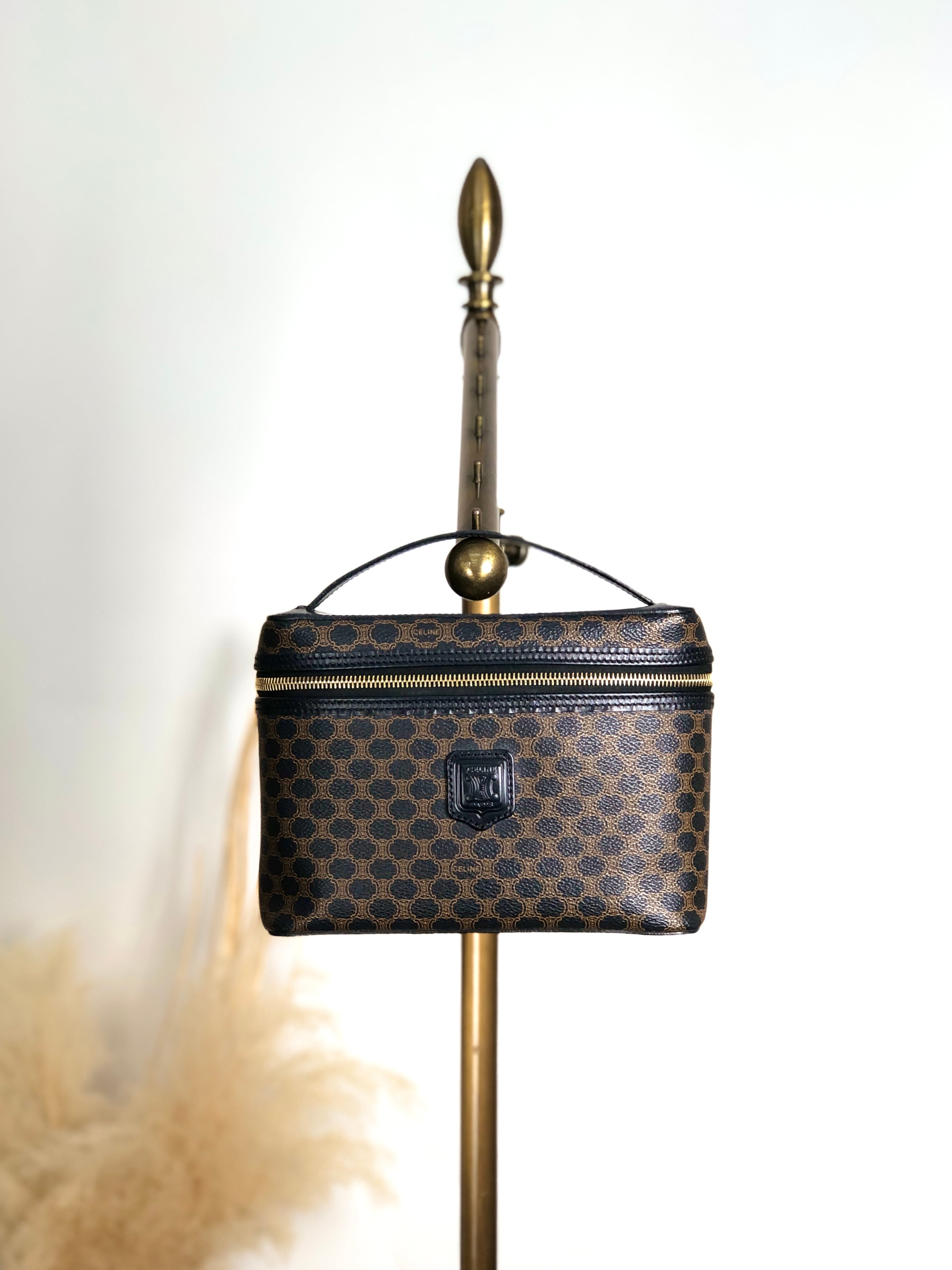 CELINE セリーヌ マカダム ハンドバッグ ブラック ブラゾン型押し PVC レザー バニティバッグ vintage ヴィンテージ オールド x6aezr