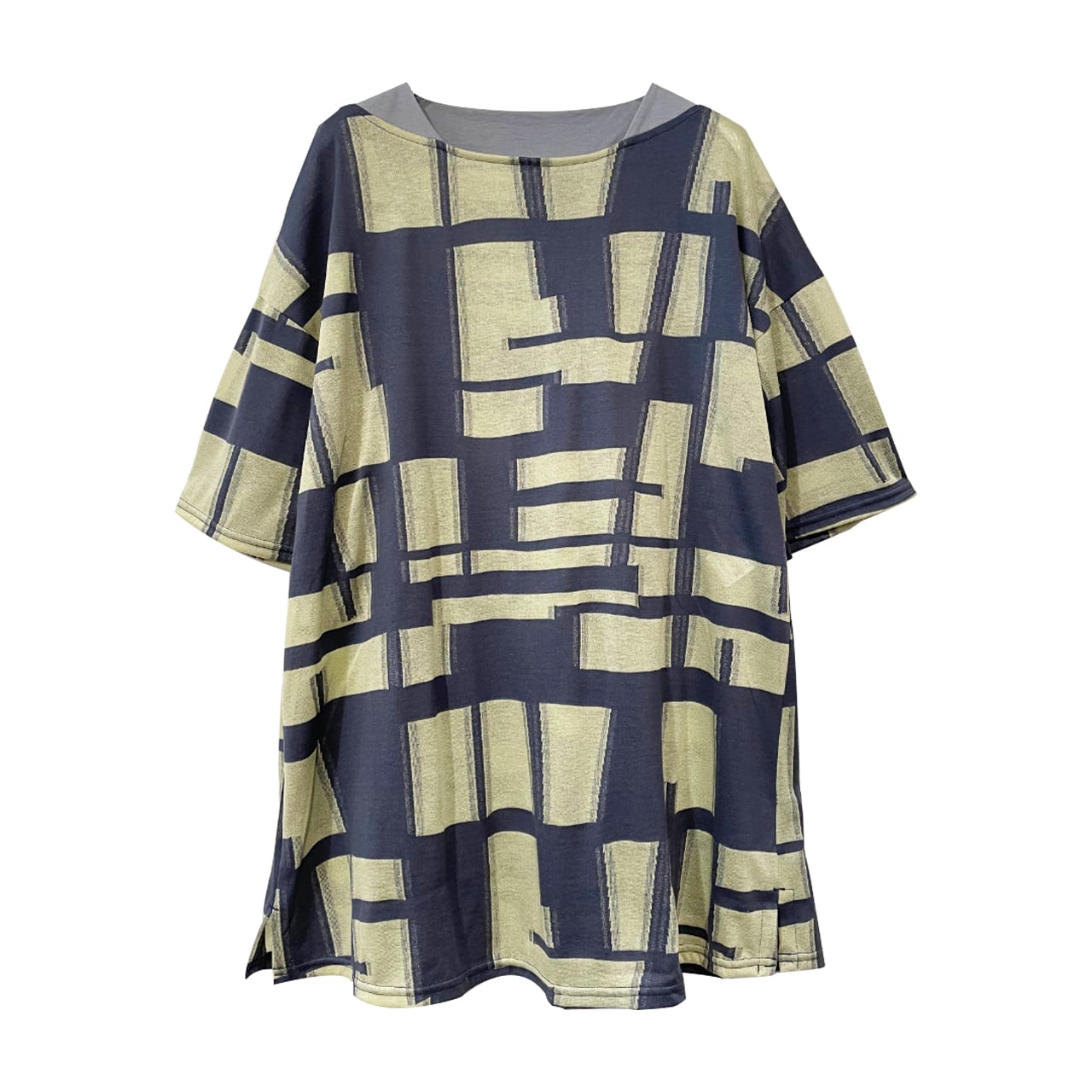 ⭐️新品✨QUEENIEKEランニング ジャケット 親指穴付き カーキ L 長袖 ⭐️新品✨QUEENIEKEランニング ジャケット 親指穴付き カーキ L