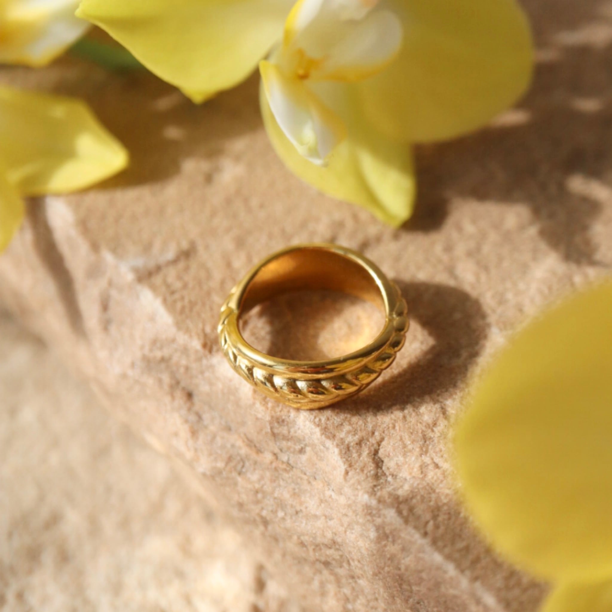 ステンレスツイストクロスリング