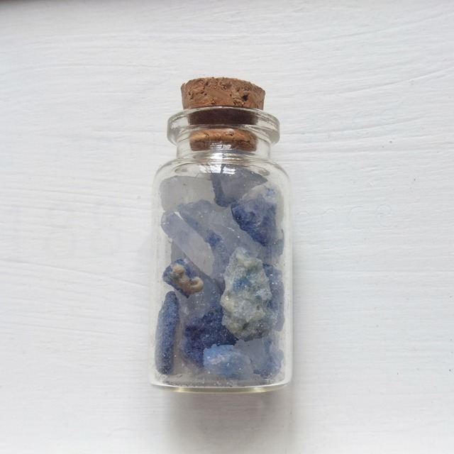 星の欠片の瓶詰 デュモルチェライトの小瓶 デザートラピス Dumortierite Backlane 星の欠片の瓶詰 デュモルチェライトの小瓶 デザートラピス Dumortierite Backlane