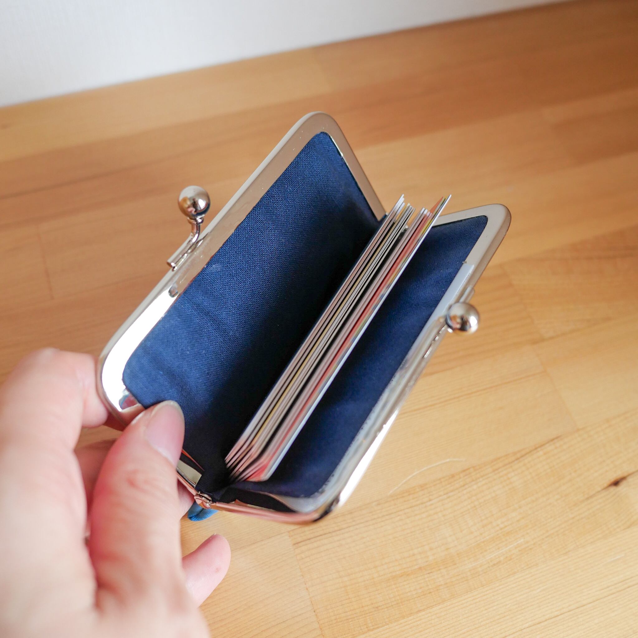 リス族のがま口カードケース（シルク） | tomonicoro 民族の手仕事