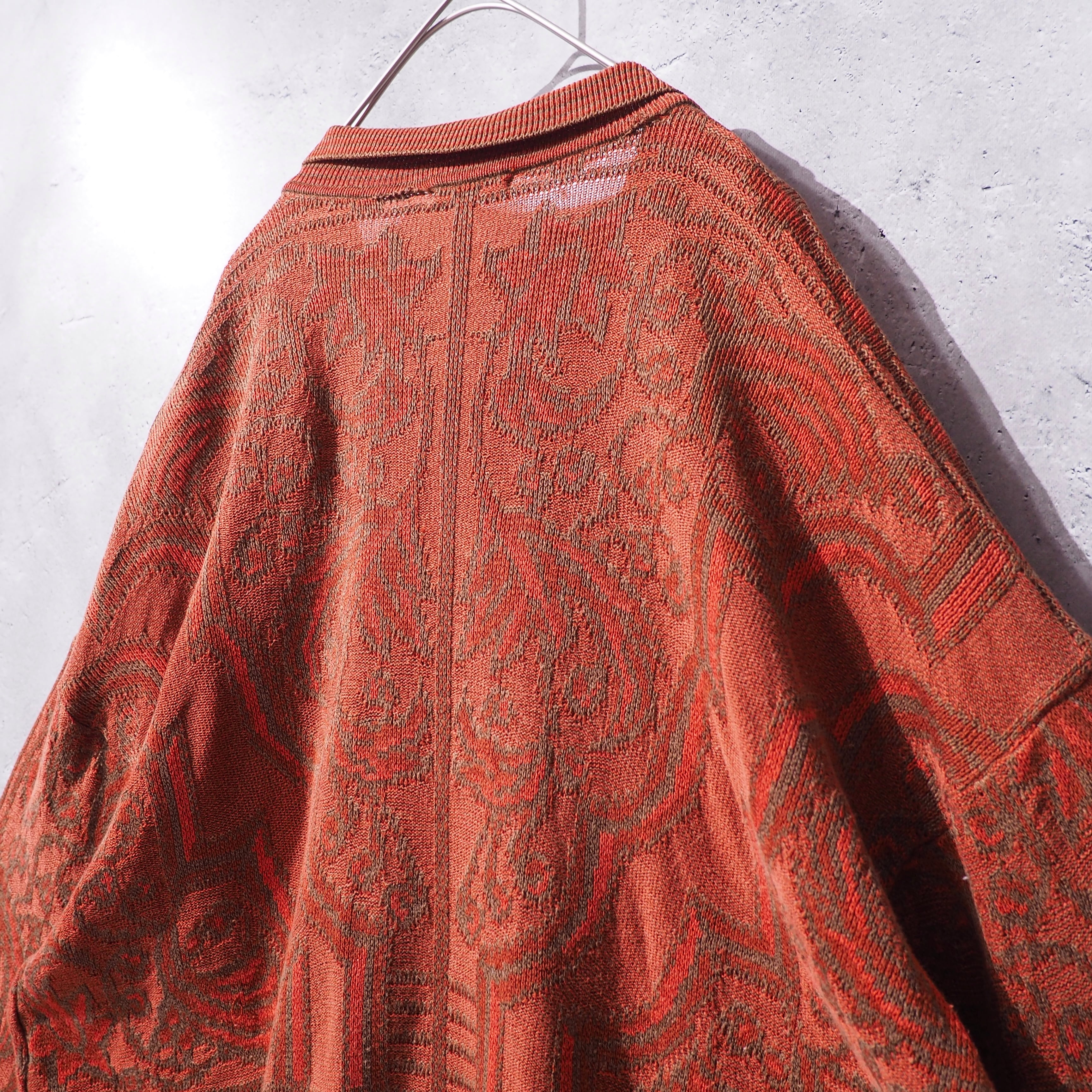 1980s Beautiful geometric patterns Embbossed vintage knit Polo