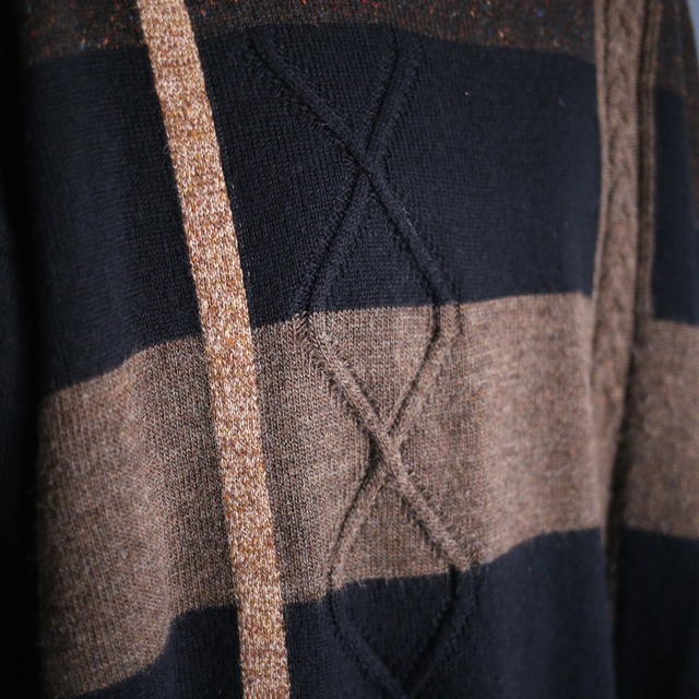 good coloring switch and 3D cable knit pattern loose sweater